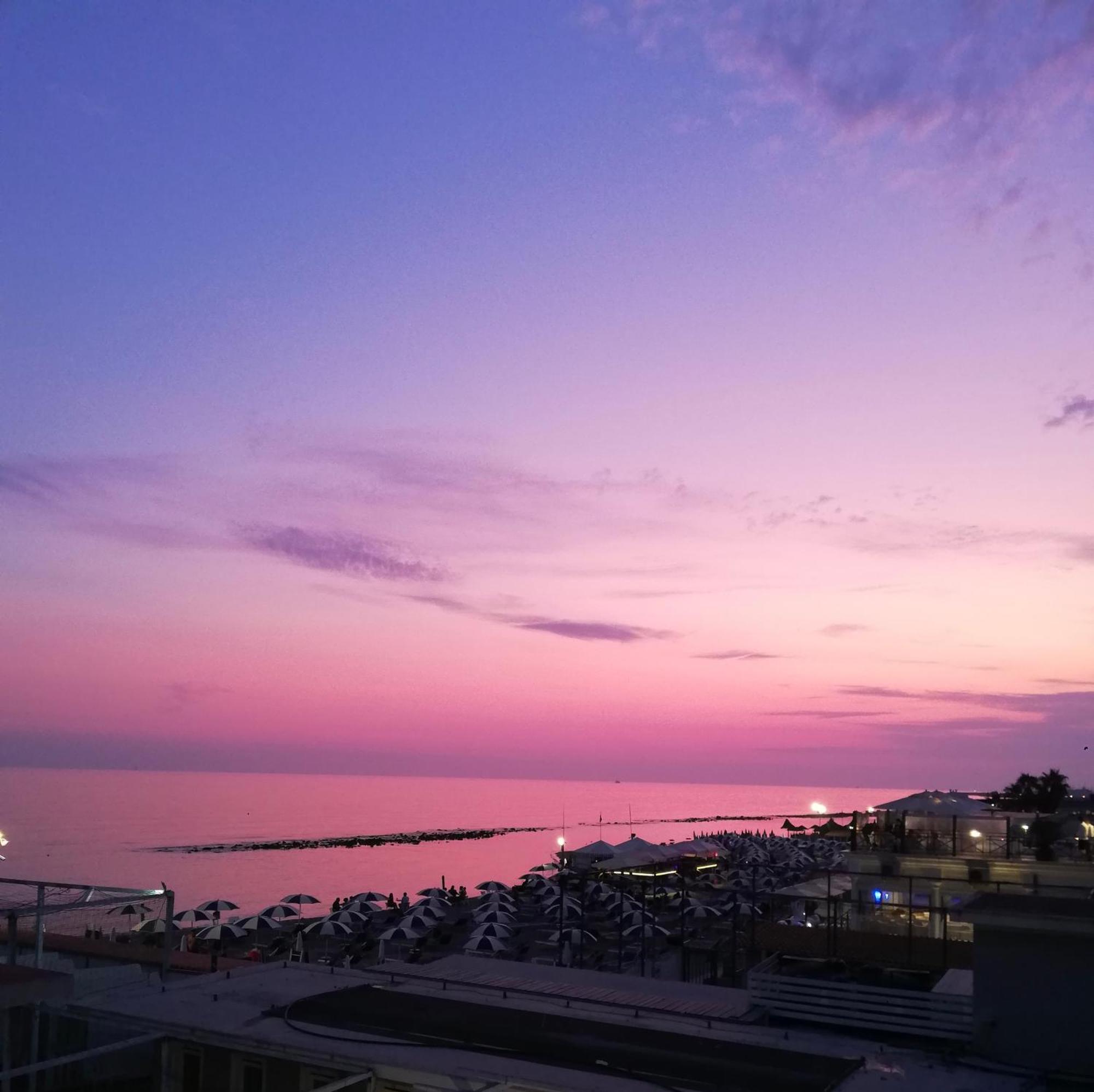 Lotus - Appartamento Sul Mare A Ostia Con Giardino Relax Buitenkant foto